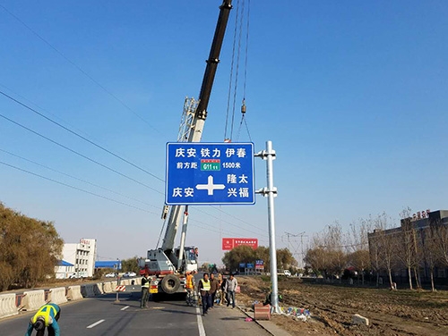 道路护栏网网片该如何进行正确的选购呢？